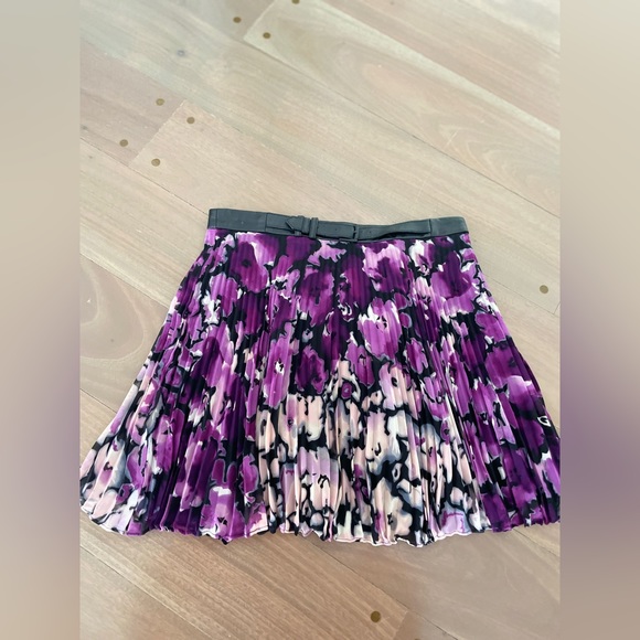 BCBG mini skirt with leather belt - Picture 4 of 4